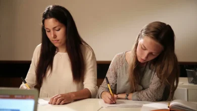 How To React To White College Educated Snotty Women Neighboors