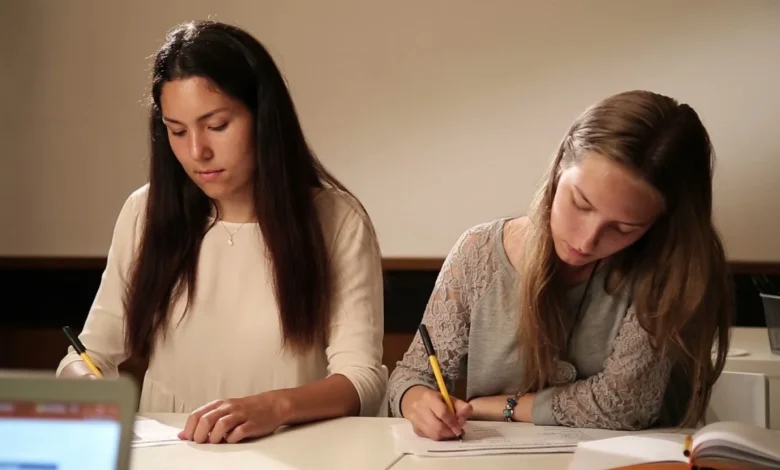 How To React To White College Educated Snotty Women Neighboors